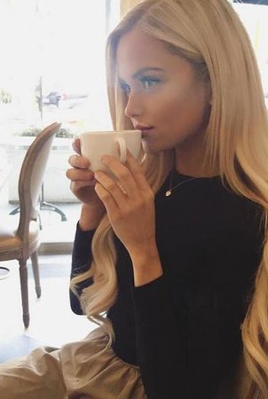 Moscow escort girl Alena